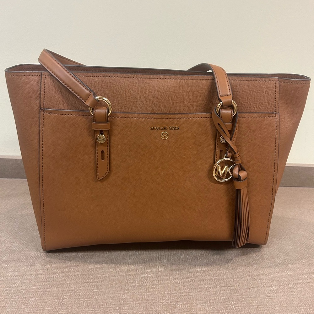Michael Kors Sullivan Luggage Tote Leather